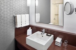  - Le Meridien Hotel Arlington - I-66, Exit 73