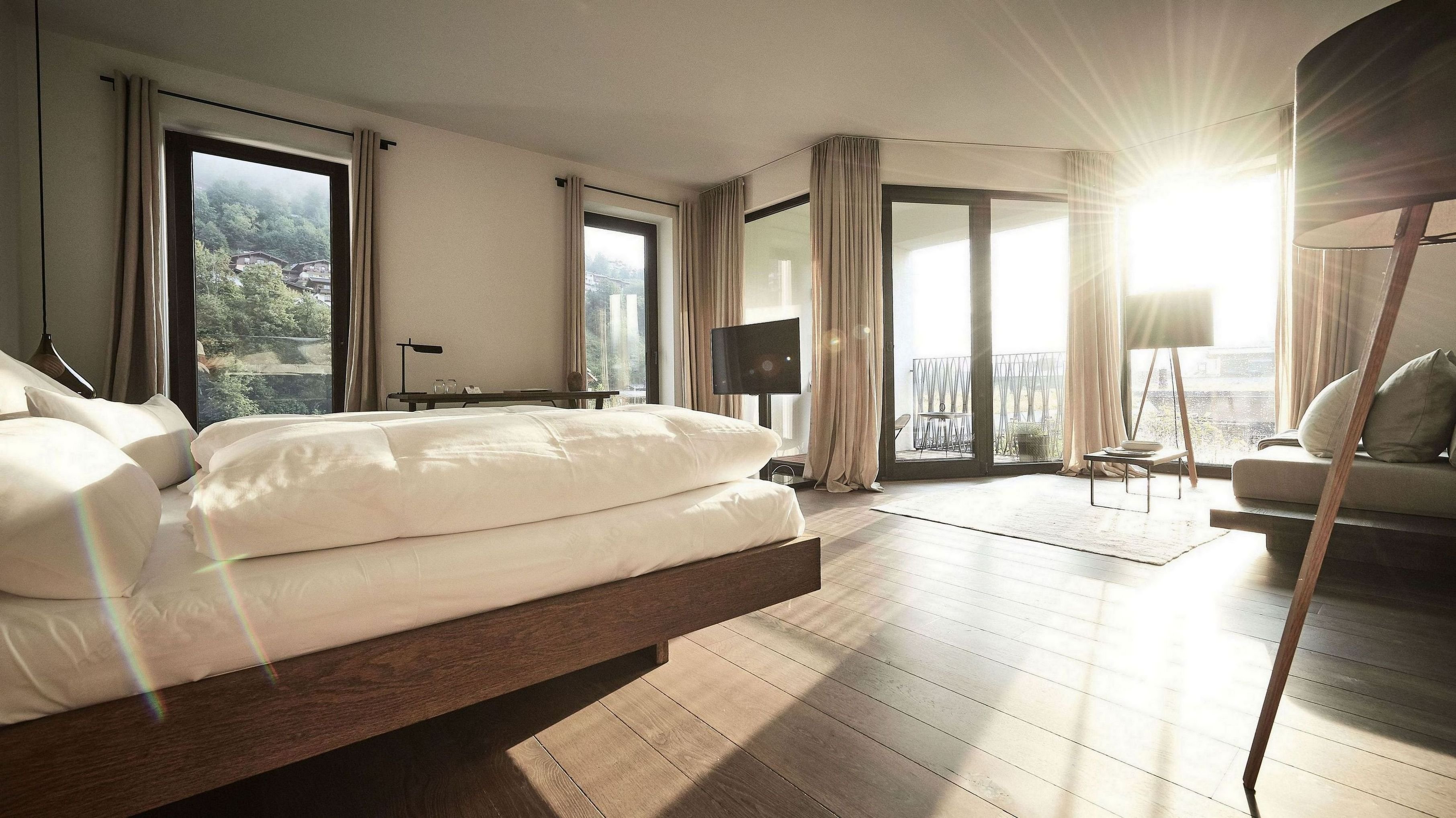 HOTEL WIESERGUT-guestroom-GutshofSuite LUCK.jpg
