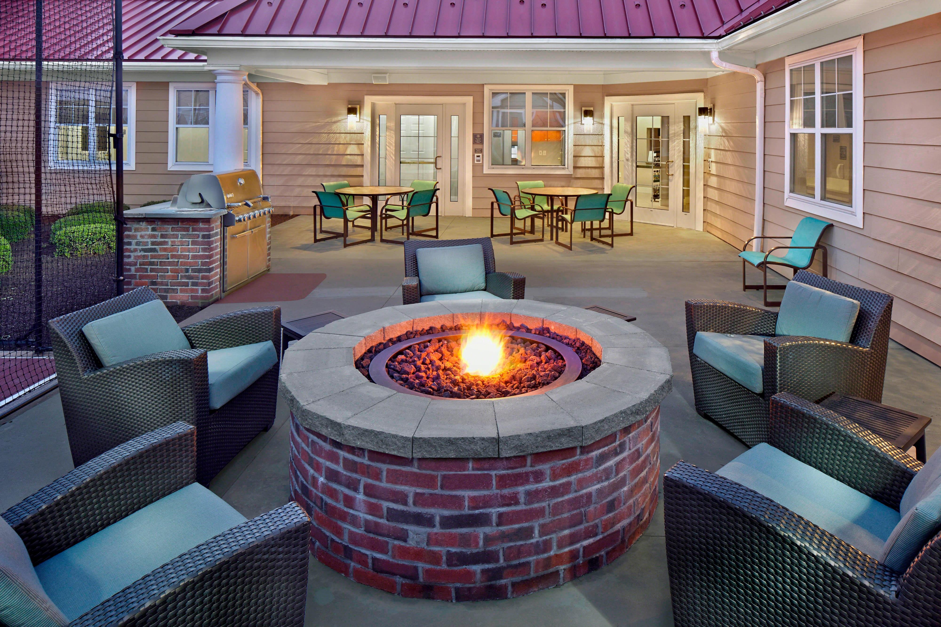 Outdoor Fire Pit & Grill