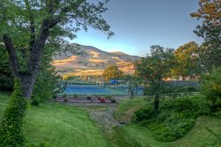  - Ashland Hills Hotel - I-5, Exit 14