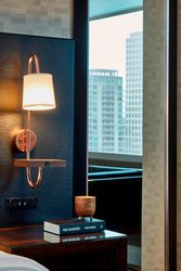  - Renaissance by Marriott Midtown Atlanta - I-75 & I-85, Exit 250