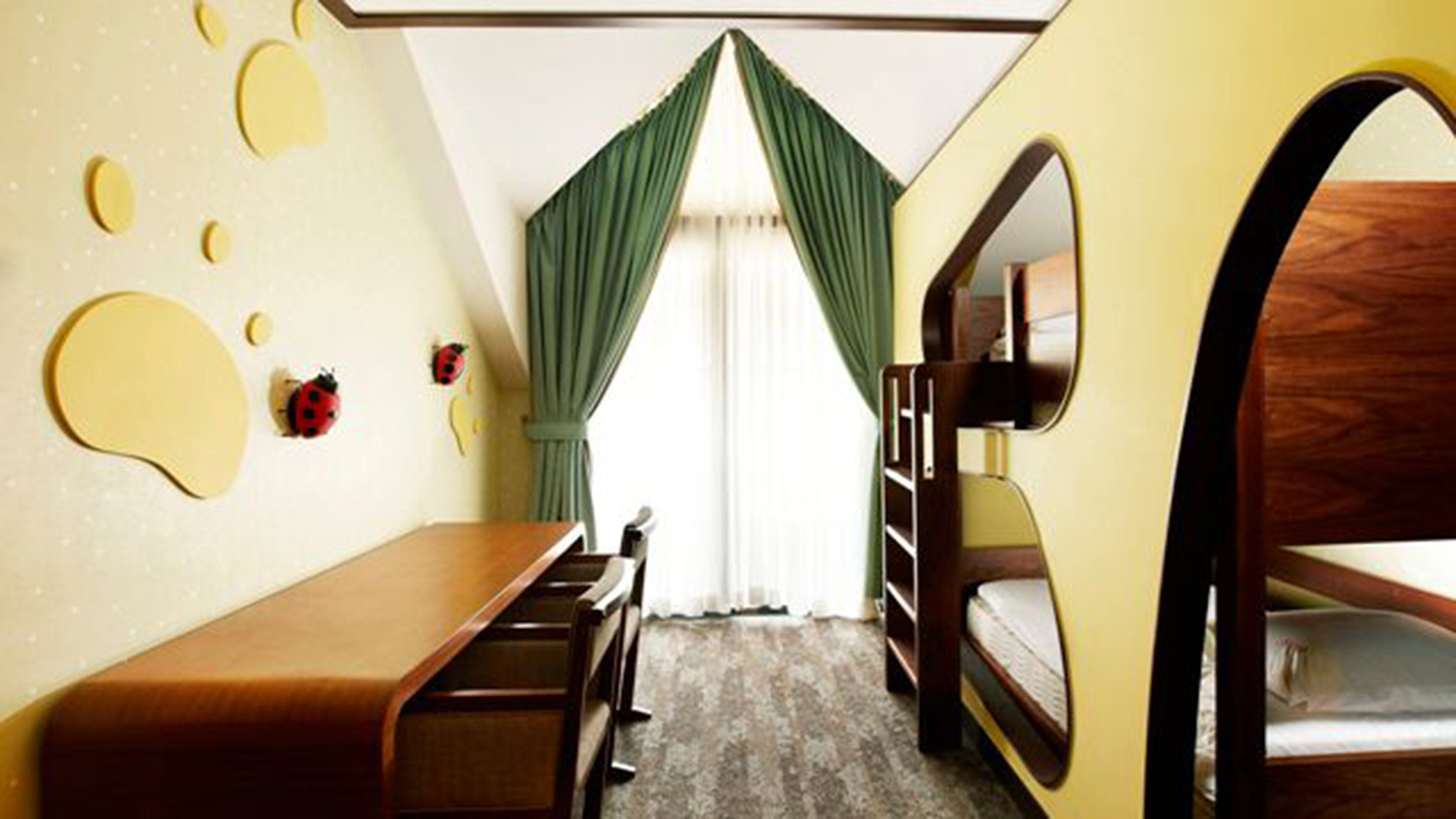 HOLIDAY INN RESORT ALPENSIA BY IHG-guestroom-Kids Suite - Bunker.jpg