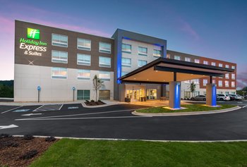 Holiday Inn Express & Suites Gainesville-Lake Lanier Area