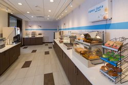  - Holiday Inn Express & Suites Port Huron - I-69 & I-94, Exit 274