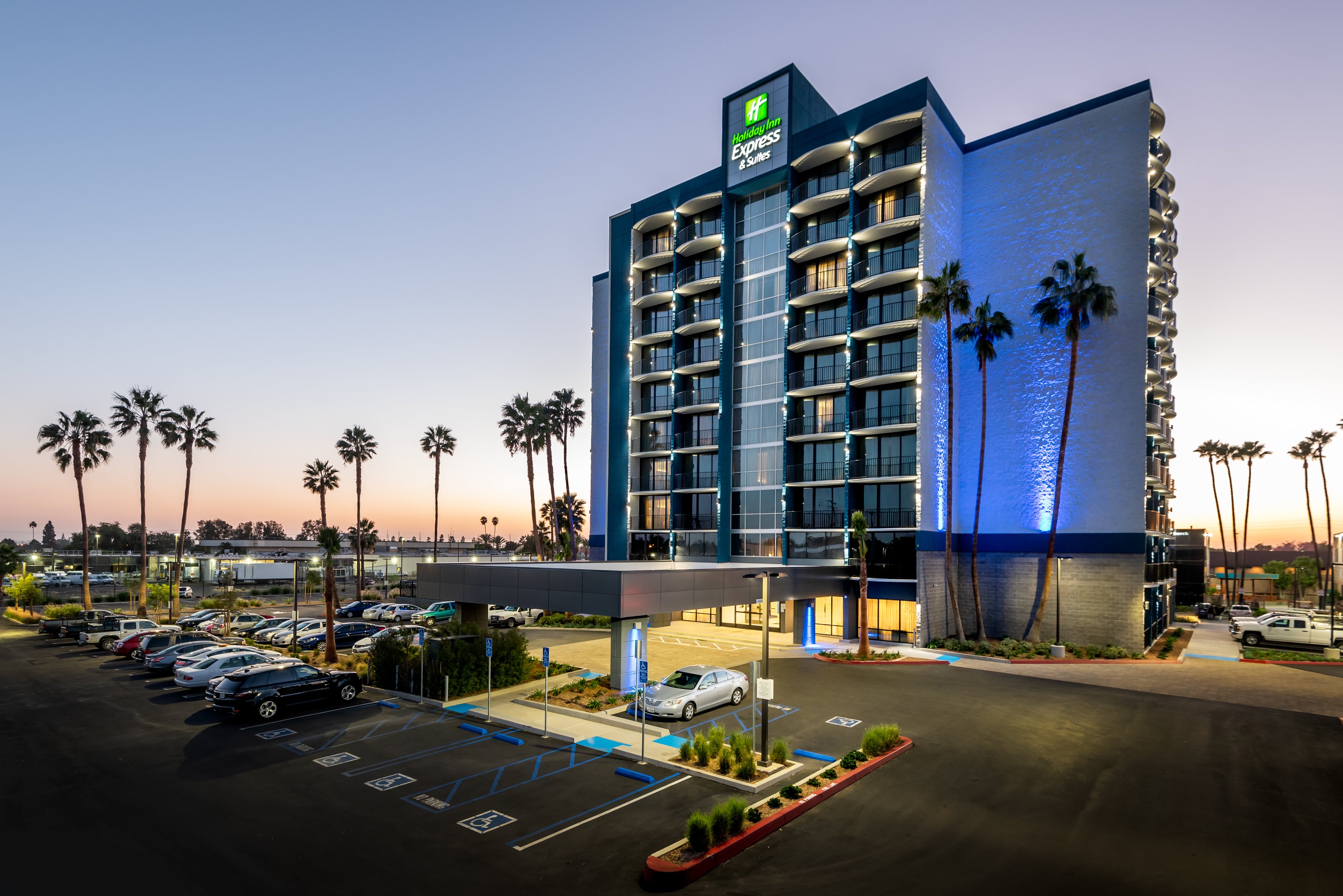 HOLIDAY INN EXP STES SANTA ANA BY I-guestroom-Holiday Inn Express & Suites at Dusk.jpg