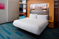 - Aloft Hotel Charlotte Uptown at the Epicentre