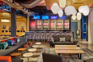 houston hotel aloft