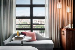  - Perry Lane Hotel Savannah