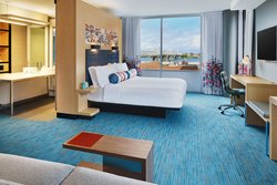  - Aloft Hotel Downtown Louisville - I-65, Exit 136C