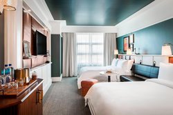  - Perry Lane Hotel Savannah