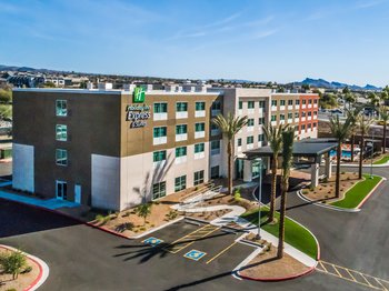 Holiday Inn Express & Suites