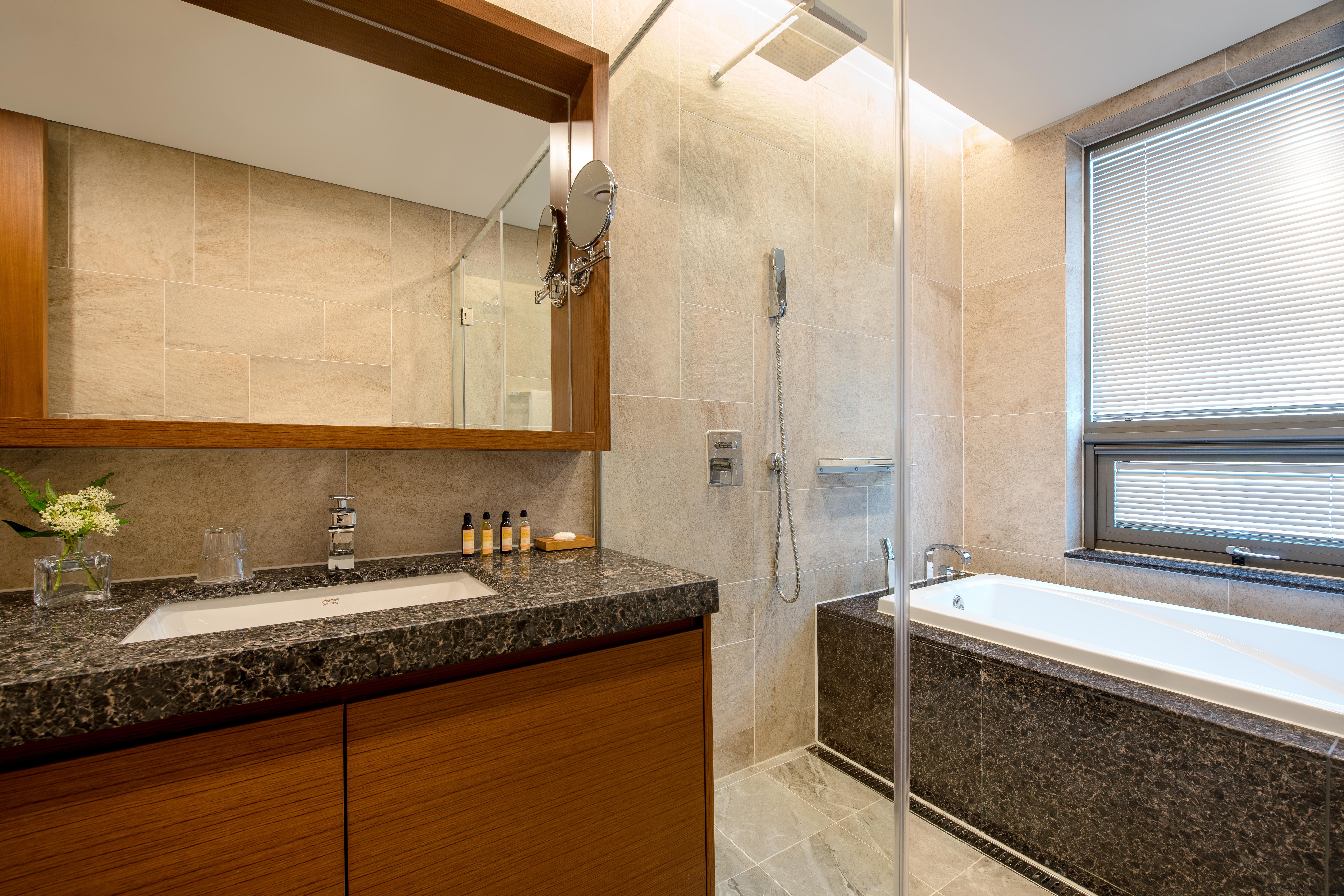 Somerset Jeju Shinhwa World-guestroom-Bathroom .jpg