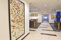  - Holiday Inn Express & Suites Rochester Hills - I-75, Exit 74