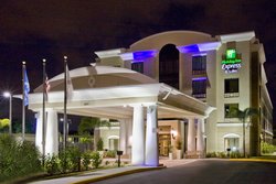 - Holiday Inn Express & Suites Busch Gardens Tampa