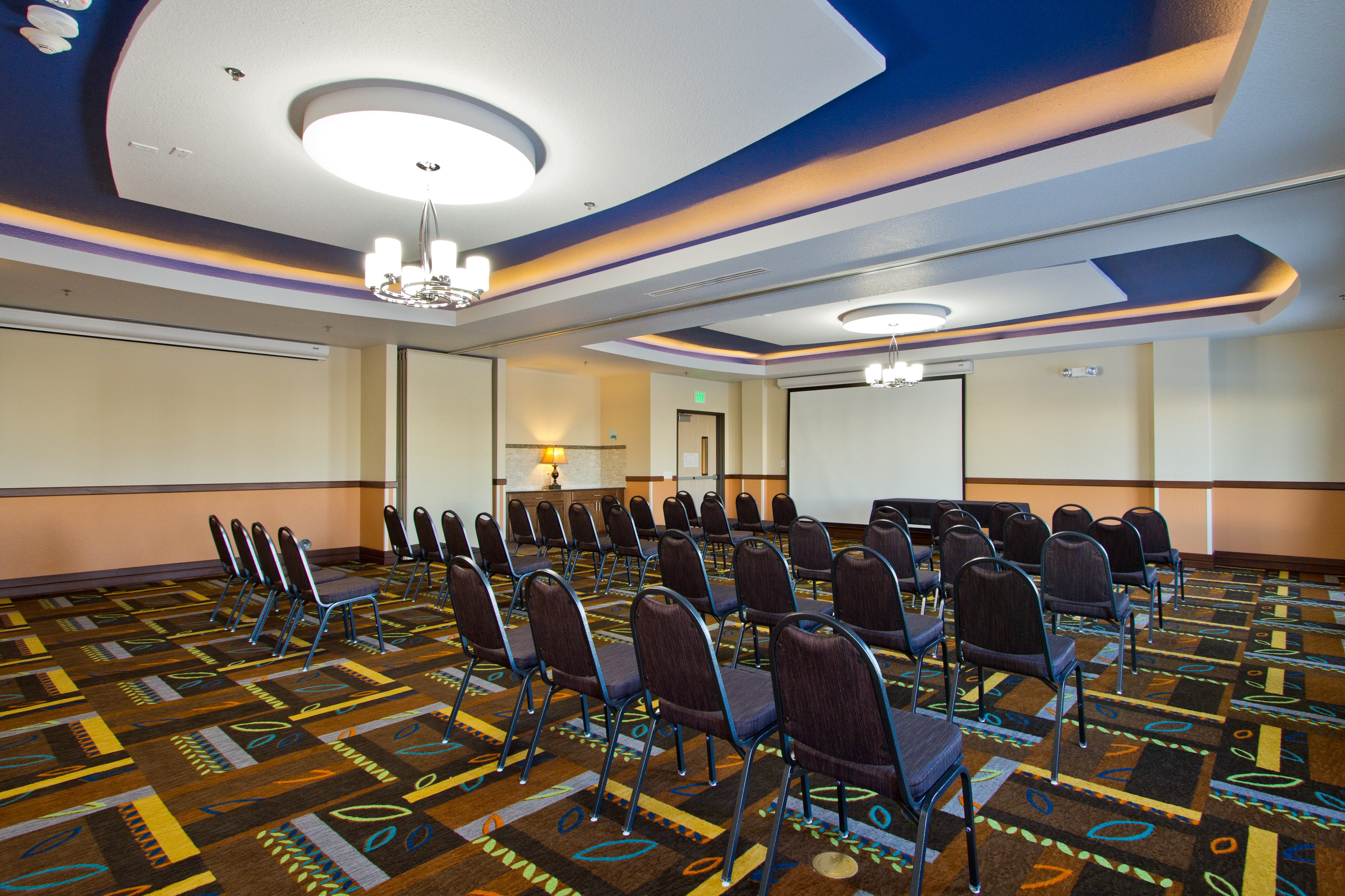 Banquet Room with built-in projector and screen free wifi