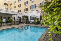  - Candlewood Suites Downtown Mobile - I-10, Exit 26B