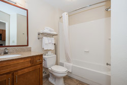  - Candlewood Suites Downtown Mobile - I-10, Exit 26B