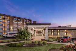  - Crowne Plaza Hotel Airport Milwaukee - I-41 & I-94, Exit 319