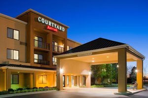 Courtyard by Marriott Hotel Rossford, OH - See Discounts