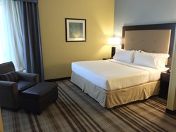  - Holiday Inn Express Arlington Heights - I-90, Exit 70