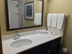  - Holiday Inn Express Arlington Heights - I-90, Exit 70