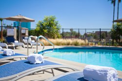  - Holiday Inn Express & Suites Santa Ana - I-5, Exit 104