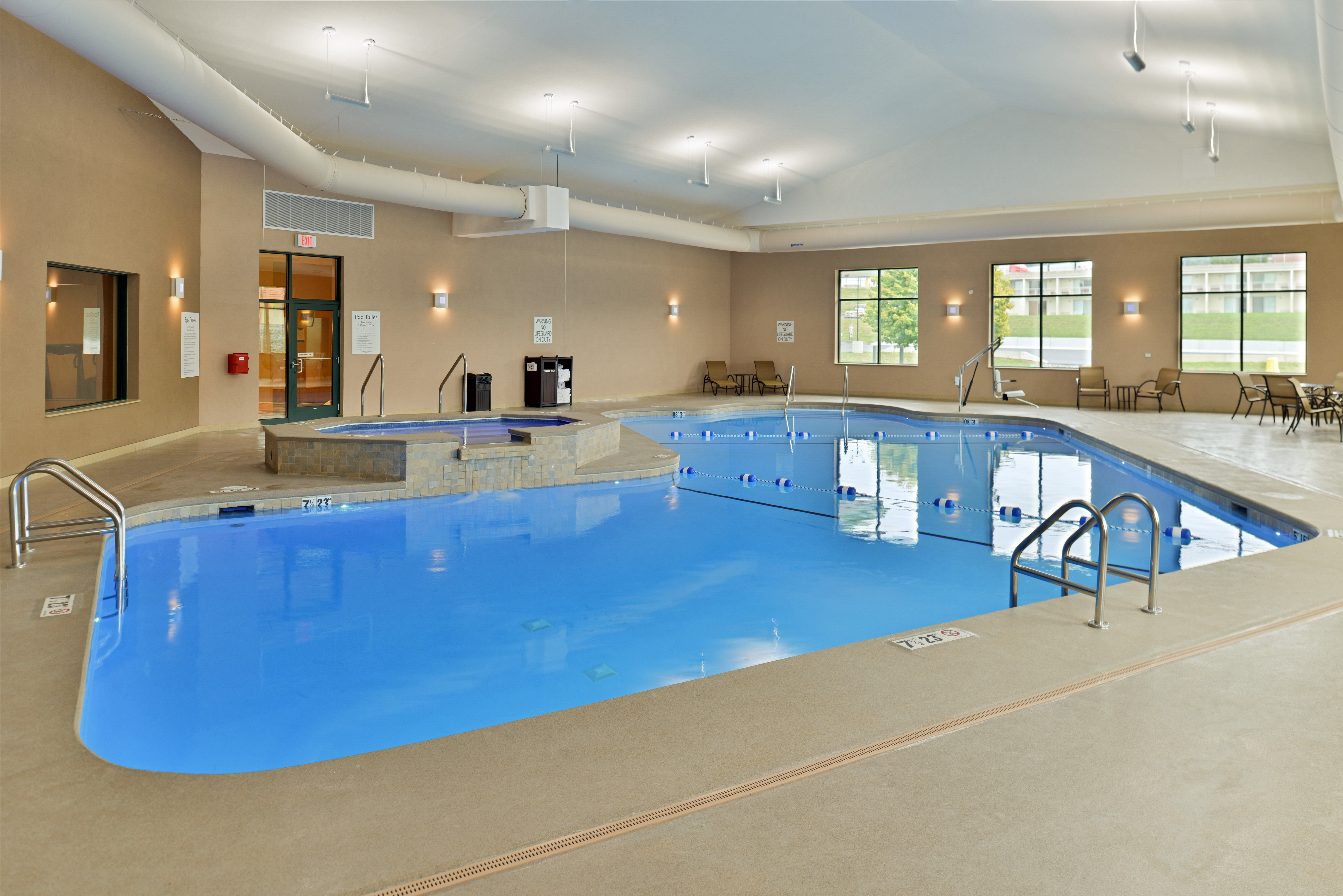 Breezewood PA, Indoor Heated Pool and Hot Tub