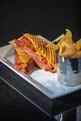  - Renaissance Savery Hotel Des Moines