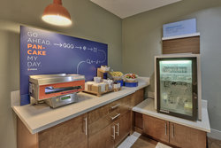  - Holiday Inn Express & Suites Balloon Park - I-25, Exit 233