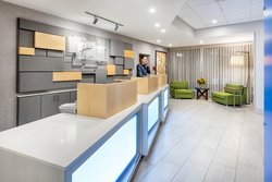  - Holiday Inn Express & Suites Santa Ana - I-5, Exit 104