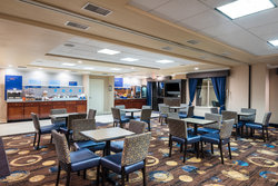  - Holiday Inn Express South Lathrop - I-5, Exit 463