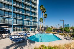  - Holiday Inn Express & Suites Santa Ana - I-5, Exit 104