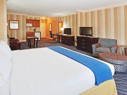  - Holiday Inn Express East Santa Cruz