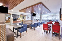  - Holiday Inn Express & Suites Airport Grand Rapids