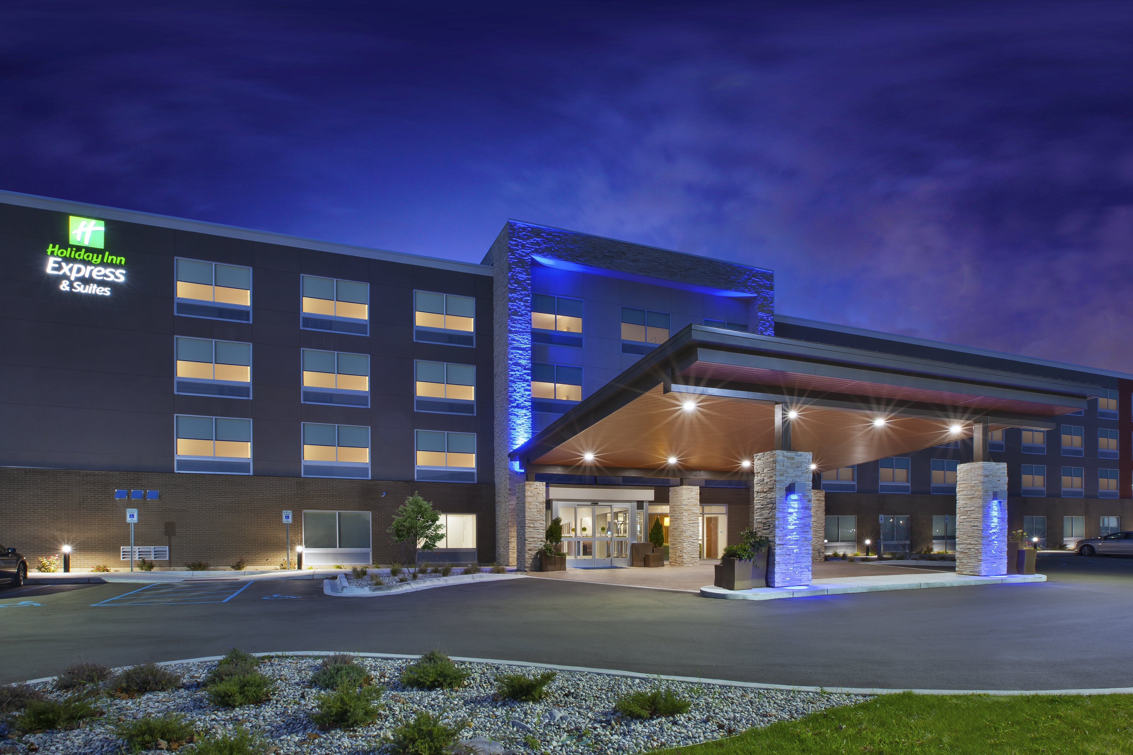 Holiday Inn Express & Stes Airport North