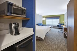  - Holiday Inn Express & Suites Airport Grand Rapids