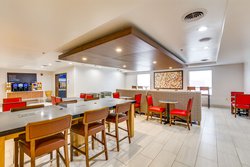  - Holiday Inn Express Vincennes