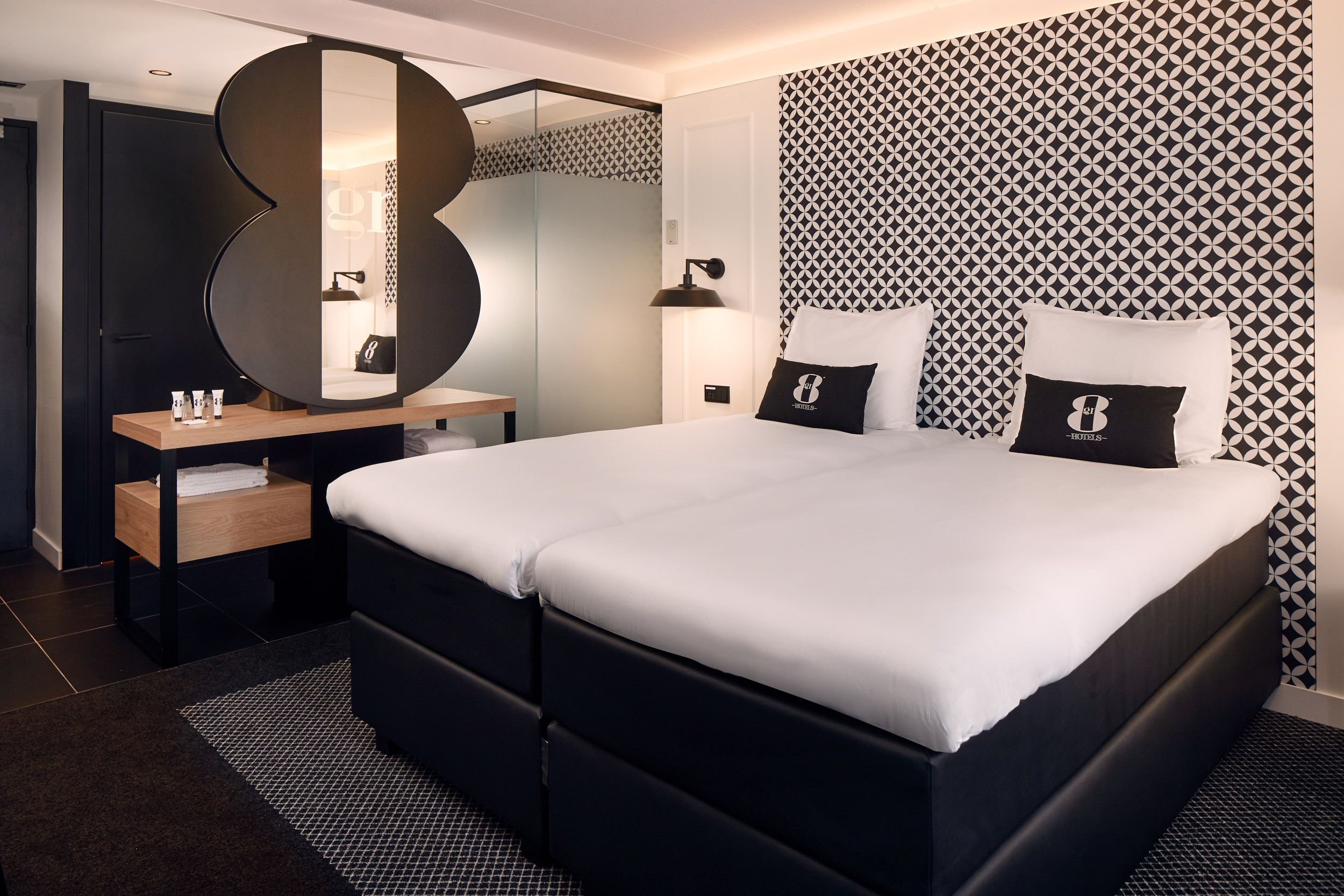 GR8 HOTEL SEVENUM-guestroom-Gr8 room.jpg