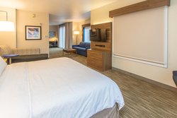  - Holiday Inn Express & Suites Roseville - I-80, Exit 105