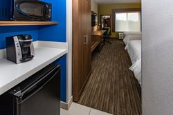  - Holiday Inn Express & Suites Roseville - I-80, Exit 105
