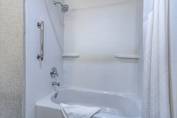  - Holiday Inn Express & Suites Roseville - I-80, Exit 105