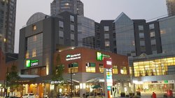  - Holiday Inn Express Metrotown Burnaby