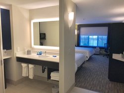  - Holiday Inn Express & Suites Tracy - I-205, Exit 8