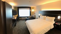  - Holiday Inn Express & Suites Tracy - I-205, Exit 8