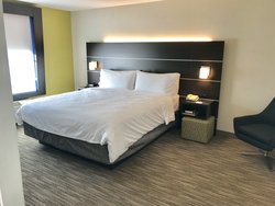  - Holiday Inn Express & Suites Tracy - I-205, Exit 8