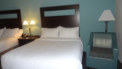  - Holiday Inn Express Bonner Springs - I-70, Exit 224