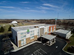  - Holiday Inn Express & Suites Wapakonet - I-75, Exit 111