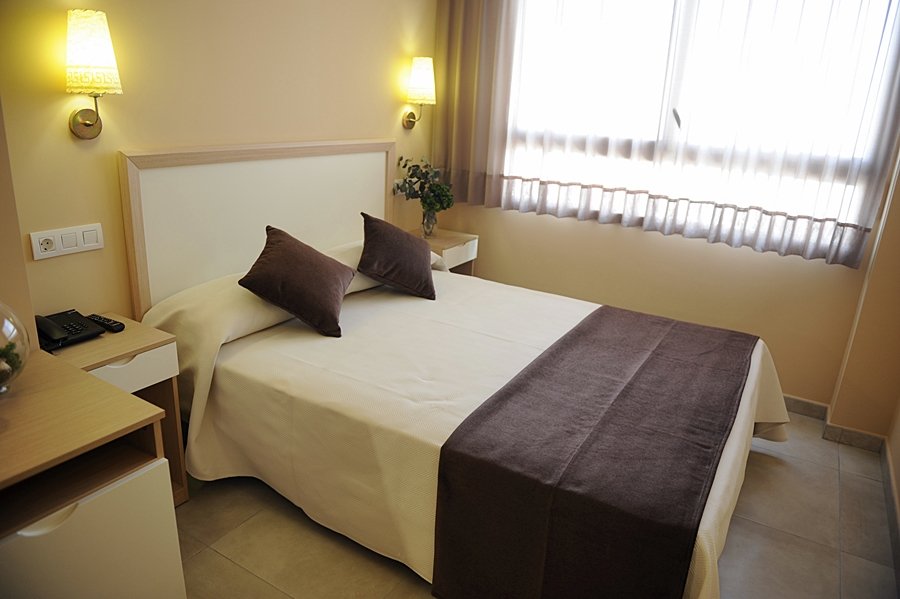 LA CITY MERCADO-guestroom-149336 Guest Room.jpg