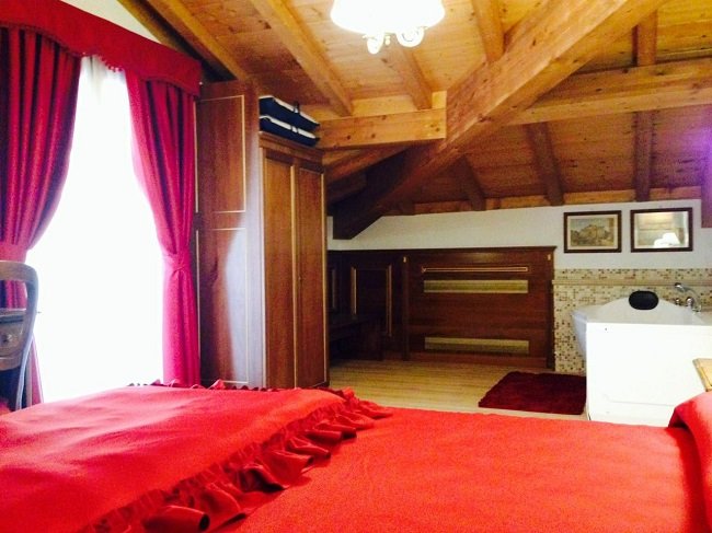 Fashion Hotel-guestroom-Fashion Suite.jpg