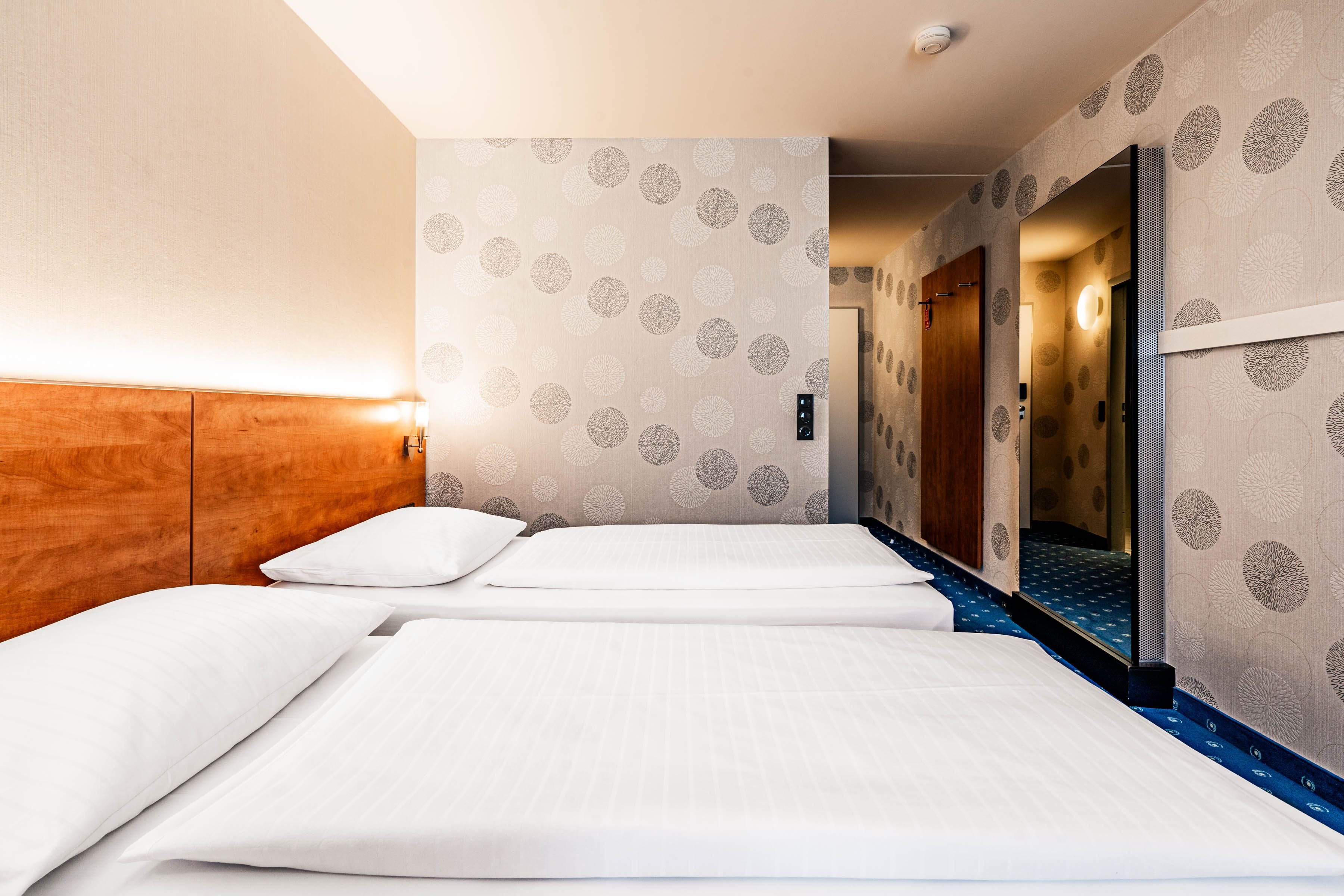 BONJOUR TAGUNGSHOTEL STUTTGART GERL-guestroom-Comfort Room.jpg